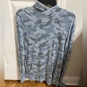 Mens Medium camo free fly apparel fishing hoodie!